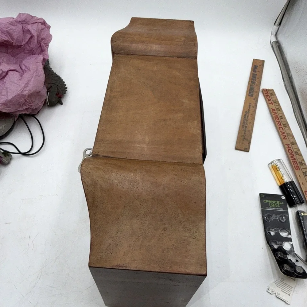 Antique Vintage Walnut Wood Art Deco Box Mantle Table Clock With Key Untested